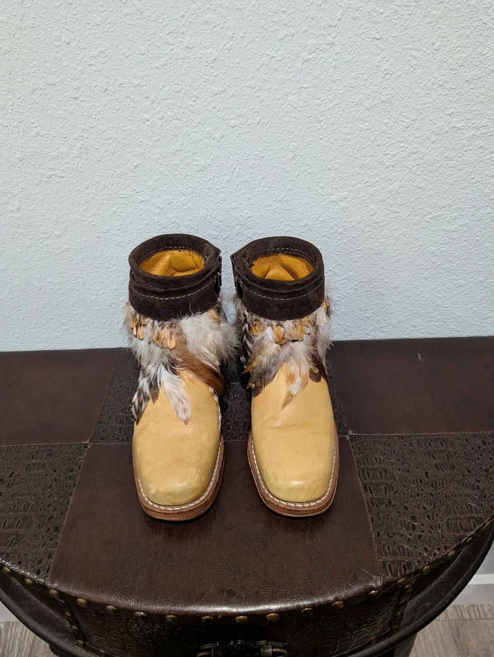 Vintage Frye Campus Banana Short Boots With Custom Feather Trim Size 6